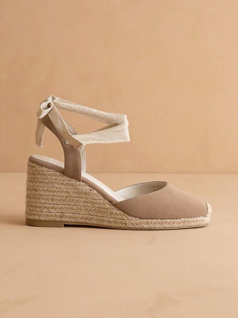 NEW OASIS SOCIETY women's alondra wedges in taupe